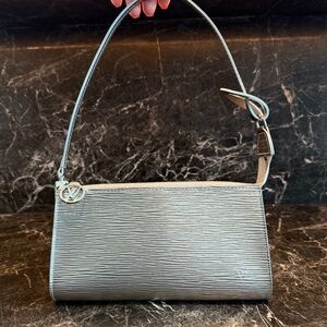 Louis Vuitton Silver Epi Pochette